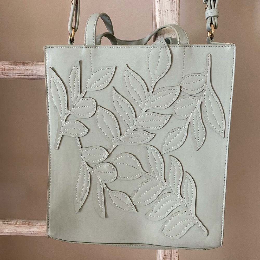 ✨A New Day Crossbody Purse✨